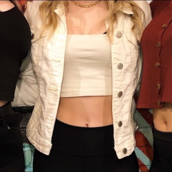White crop top - Picture 2 of 2